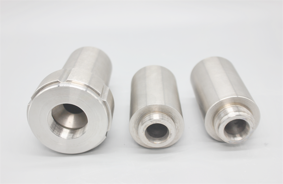 Tungsten container for transport of FDG